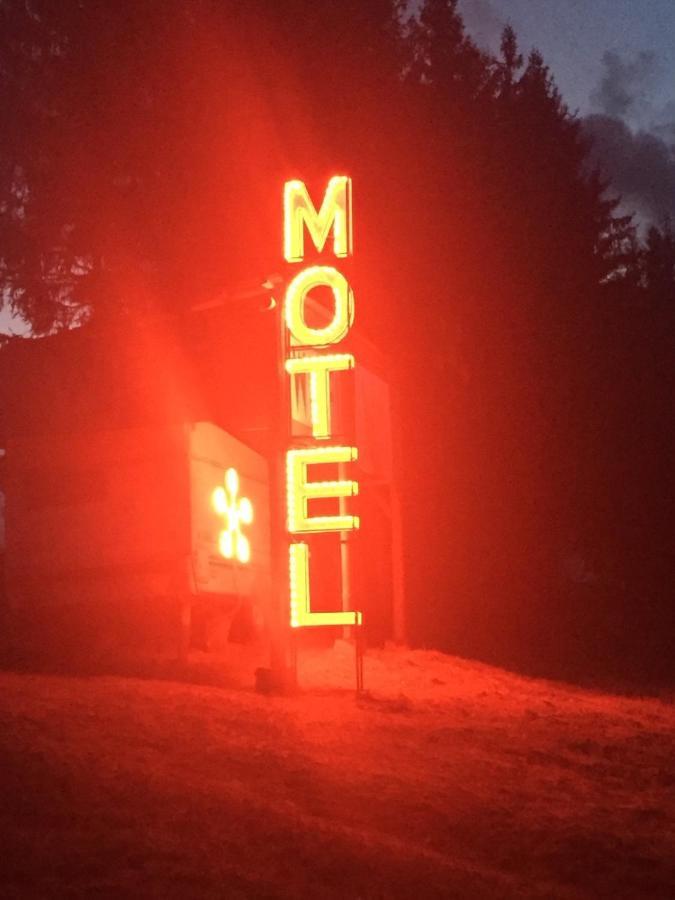 Piekalne Otel Kalniesi Dış mekan fotoğraf