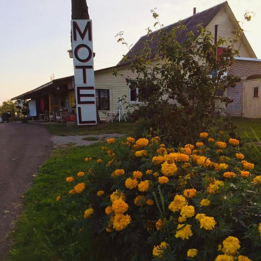 Piekalne Otel Kalniesi Dış mekan fotoğraf